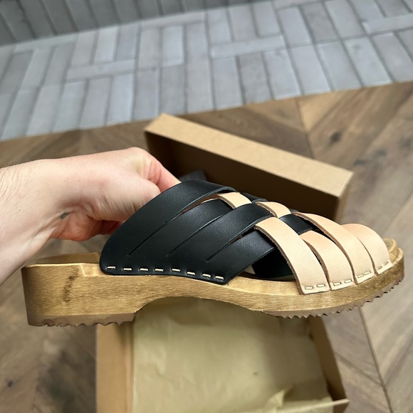 Kit + Clogs Studio Natural + Onyx Two-Tone Low Fält Clog - Picture 7 of 15